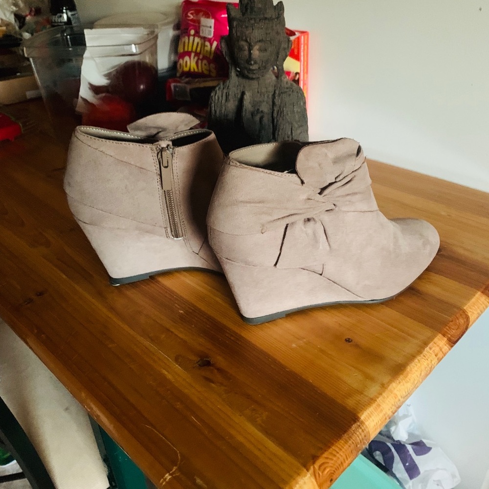 Chinese laundry beautiful bow shoes